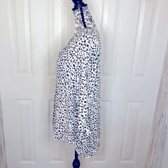 Carolina Belle black and white heart print long line loose blouse - Picture 3 of 7